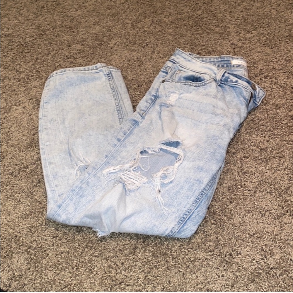 Eunina Ripped Jeans